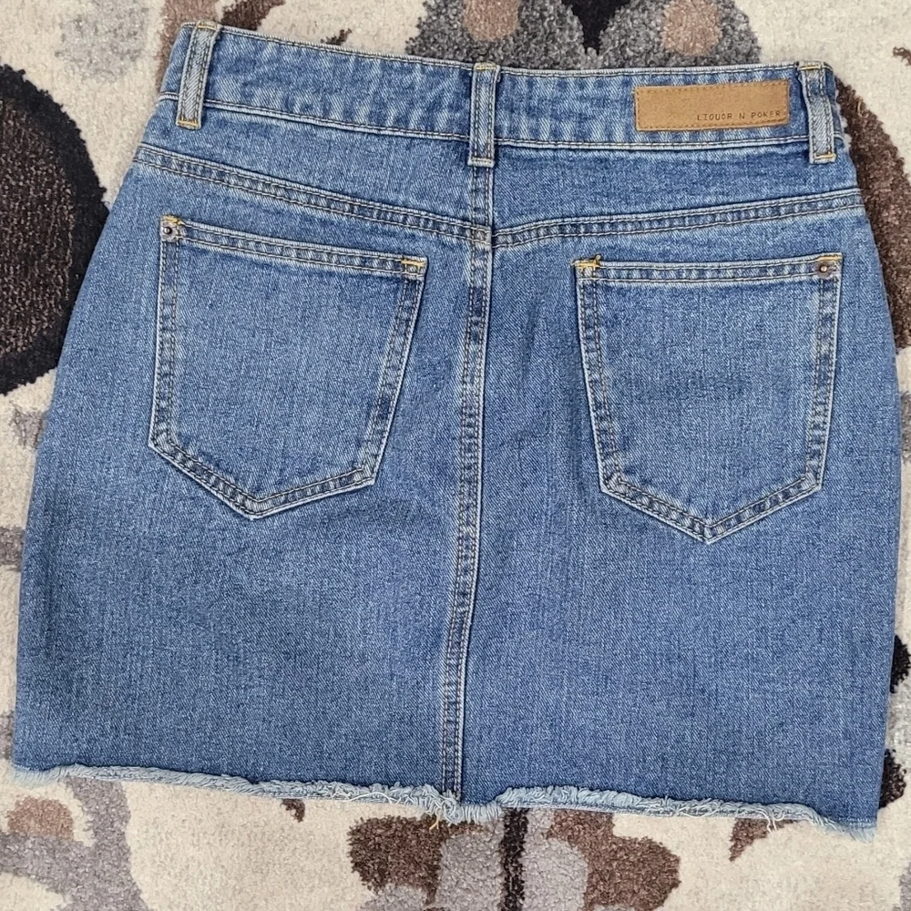 Liquor N Poker Raw Hem Medium Wash Denim Mini Skirt Sz 2/ UK 6 - Picture 3 of 10